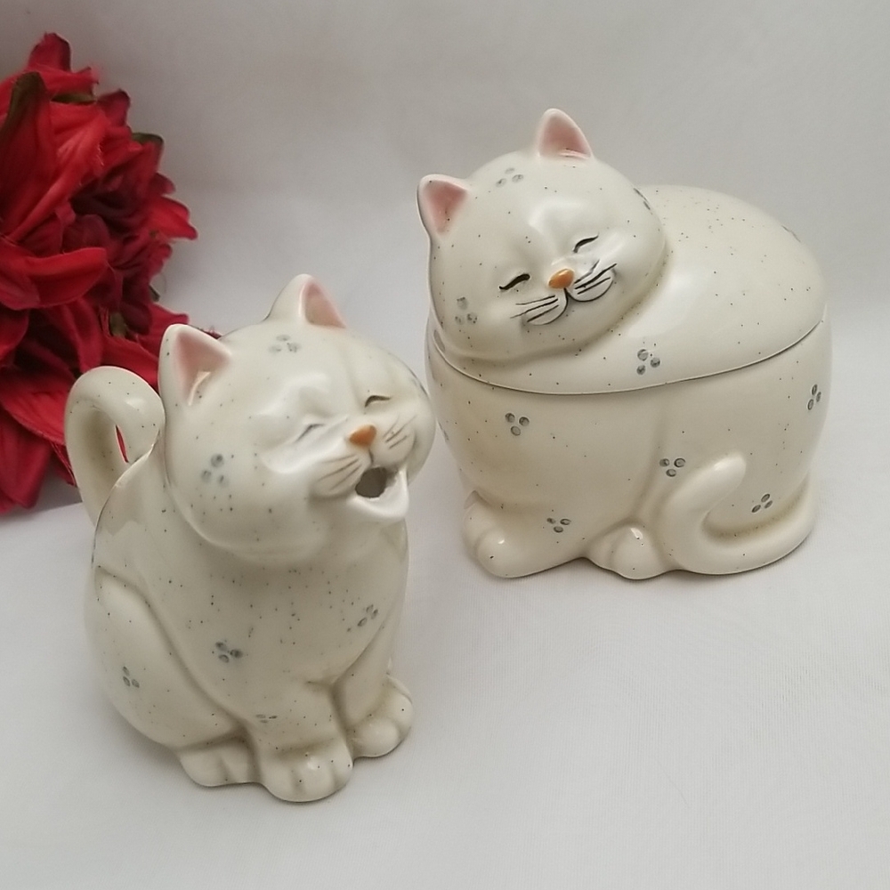 Norcrest Japan Happy Cat Creamer and Sugar Set